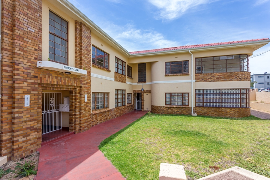 To Let 3 Bedroom Property for Rent in Vredehoek Western Cape